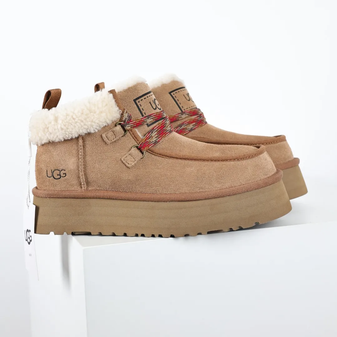 Pick up locally 💰660 Core recommendation Good price In recent years, uug has launched a series of styles, which are partially geared towards the preferences of young consumers and have also moved to the forefront of fashion trends. Shoe body material: water-repellent coated suede upper, 17mm UGGPURE™ implanted wool insole, lightweight non-slip and comfortable rubber outsole, with brand LOGO and trademark, with full packaging Size: 35 36 37 38 39 40